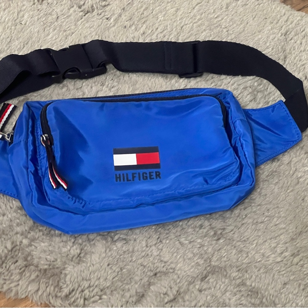 Tommy Hilfiger Vibrant Blue Belt Bag
